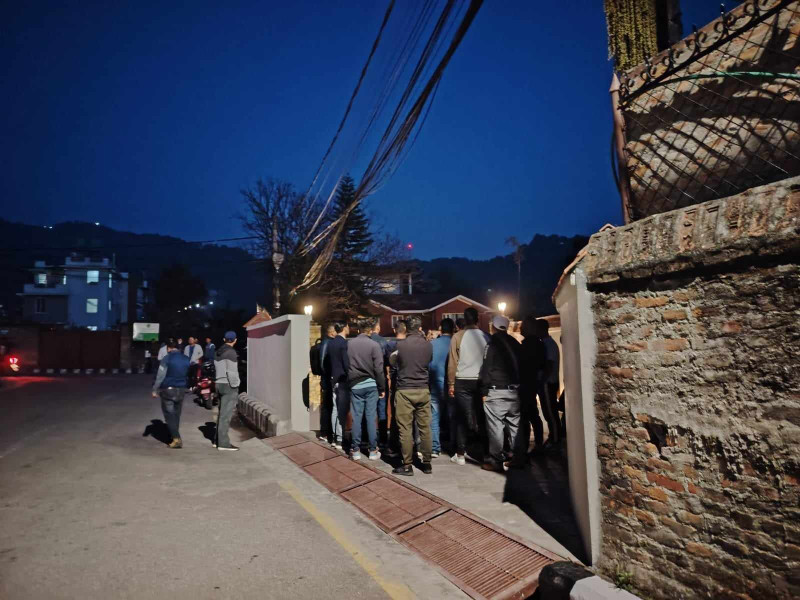 अरू दलले घरदैलाे थाल्दा कांग्रेस कार्यकर्तामा छटपटी, उम्मेदवार छान्न नेताको गलफती